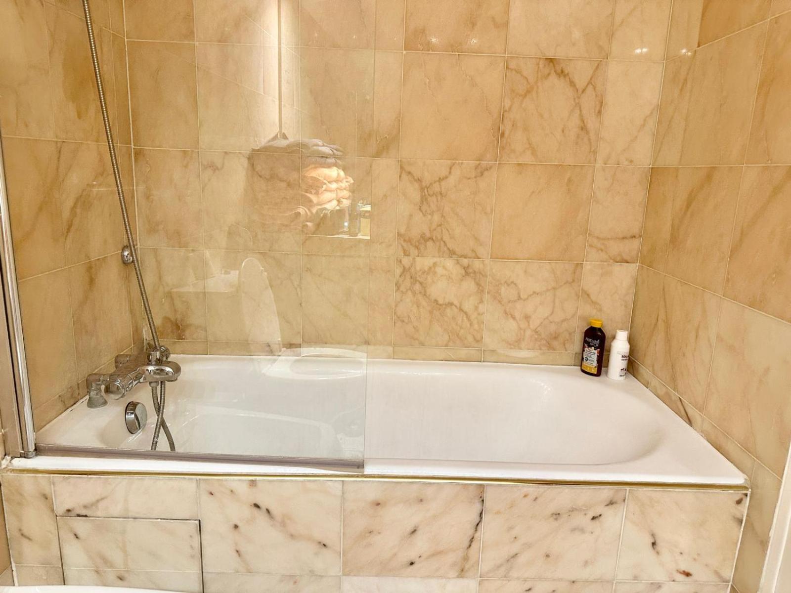 Appartement T3 De Standing Vue Mer Et Marina 망들리유 라 나플 외부 사진