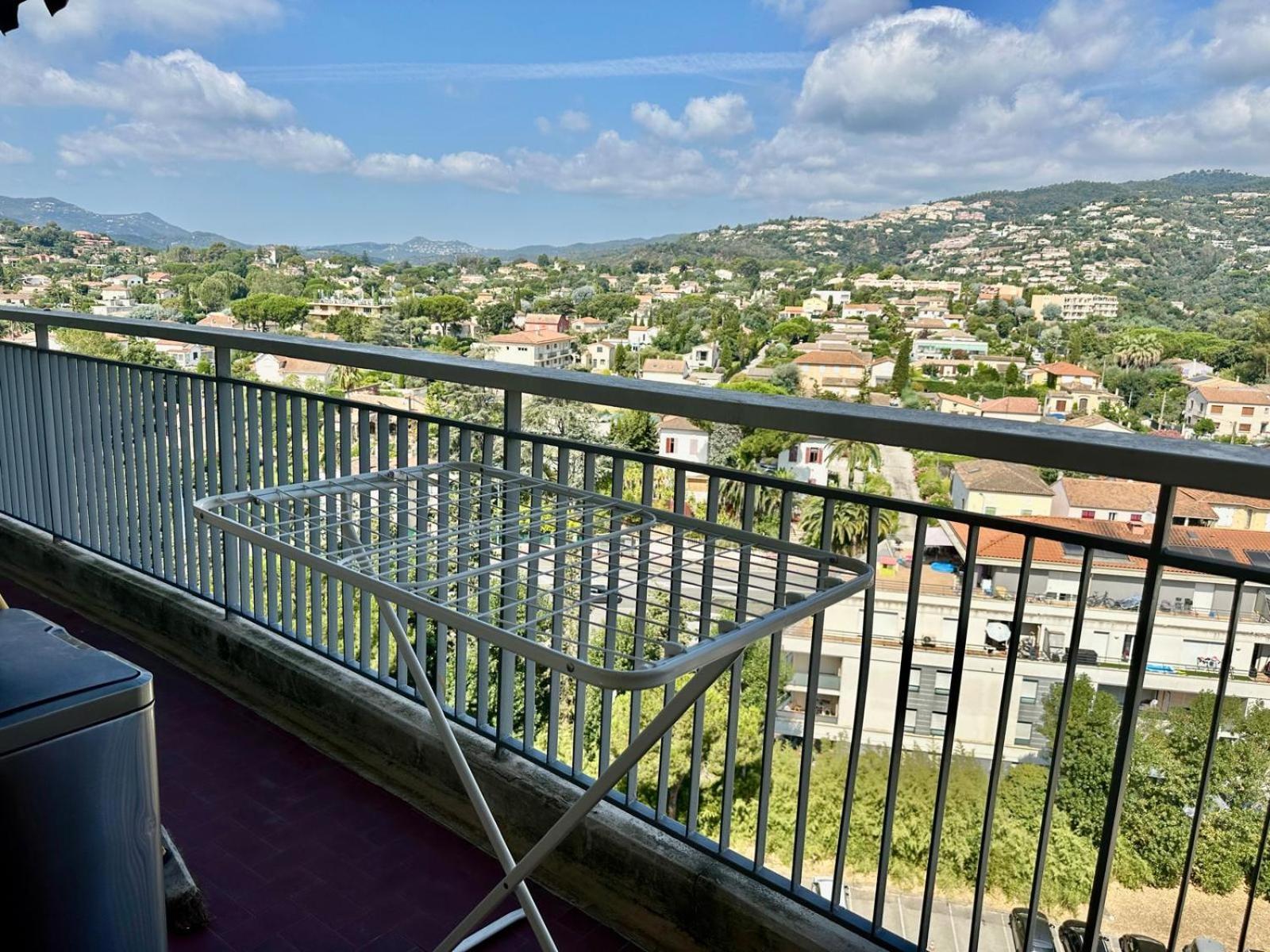 Appartement T3 De Standing Vue Mer Et Marina 망들리유 라 나플 외부 사진