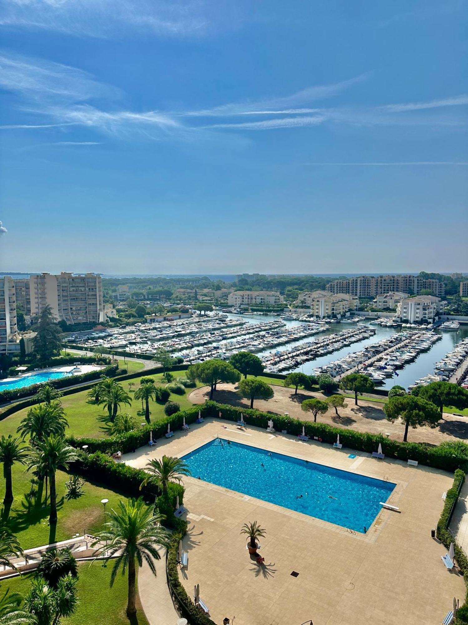 Appartement T3 De Standing Vue Mer Et Marina 망들리유 라 나플 외부 사진